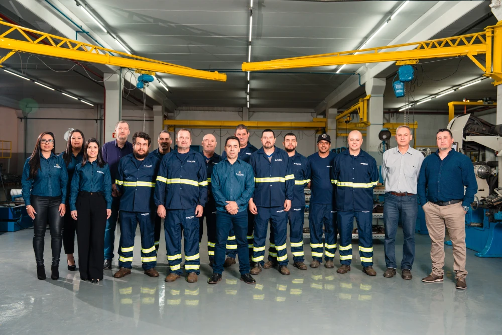 Equipe de Caxias do Sul comemora a nova unidade industrial